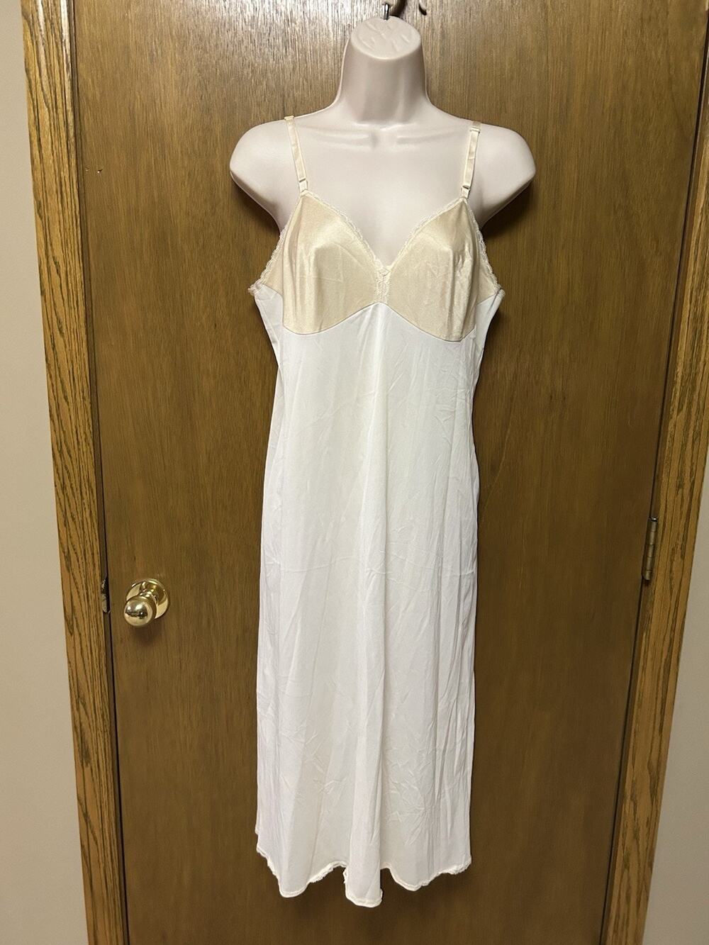 VTG 70’s VANITY FAIR Full Slip Dress 38TT 38 TALL TORSO TT Nylon BEIGE USA G26